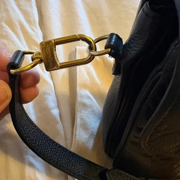 Louis Vuitton Black Women's Bag - Picture 11 of 13